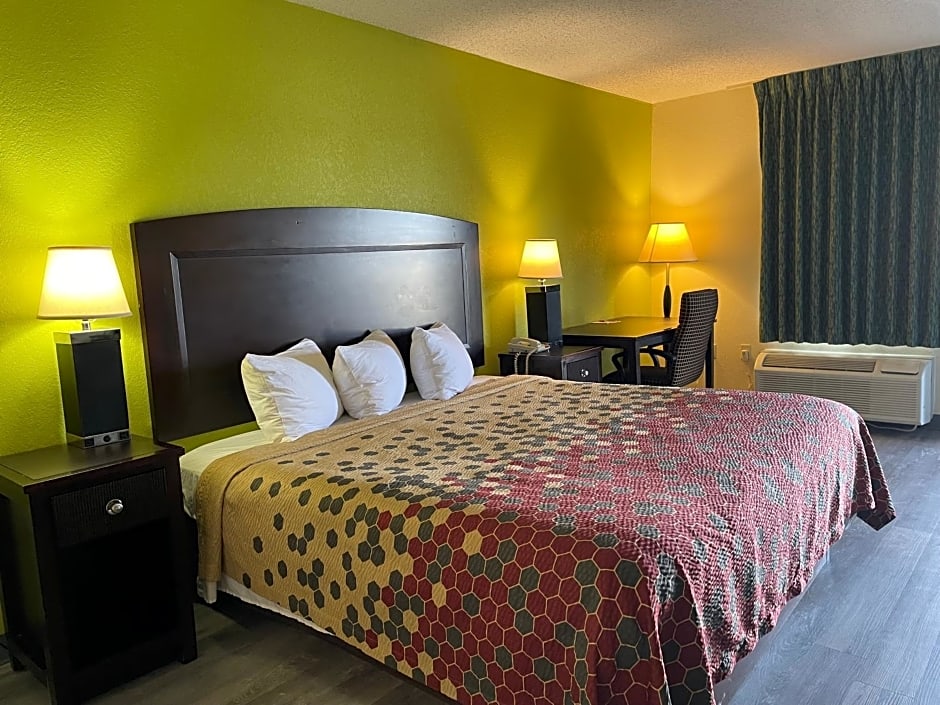 Econo Lodge Inn & Suites Sweetwater I-20