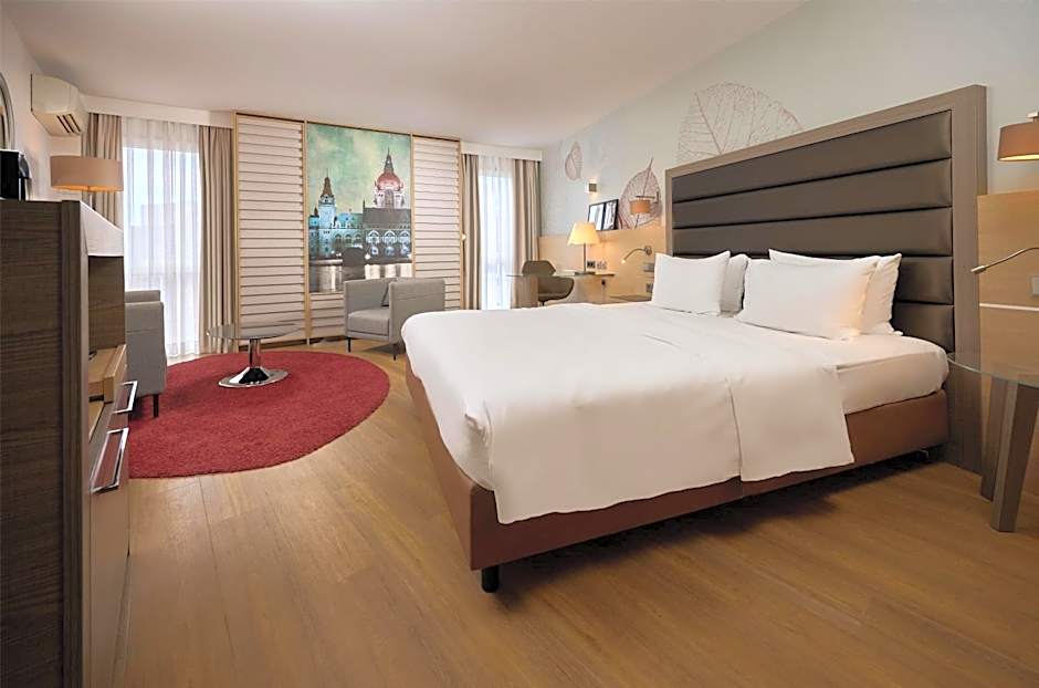 Photo 1 of 4 of 1 King Bed Guestroom