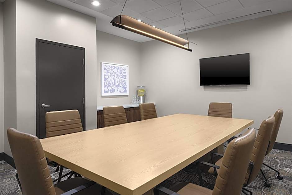Embassy Suites by Hilton Cincinnati Northeast Blue Ash