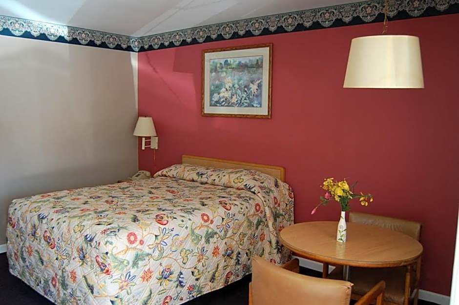 Colony Motel