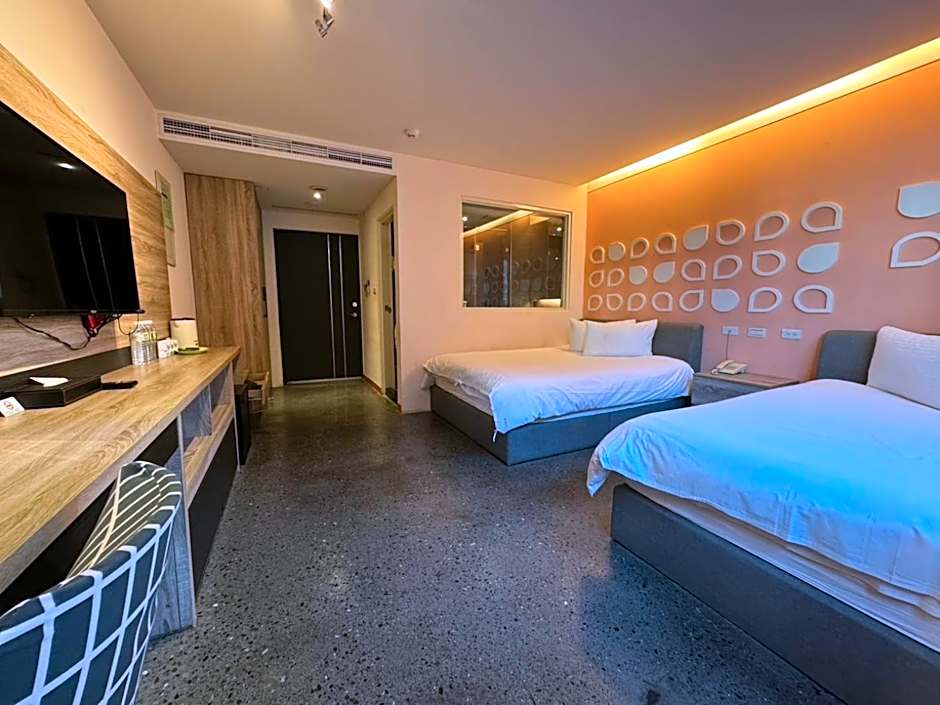 Travel Light Hotel