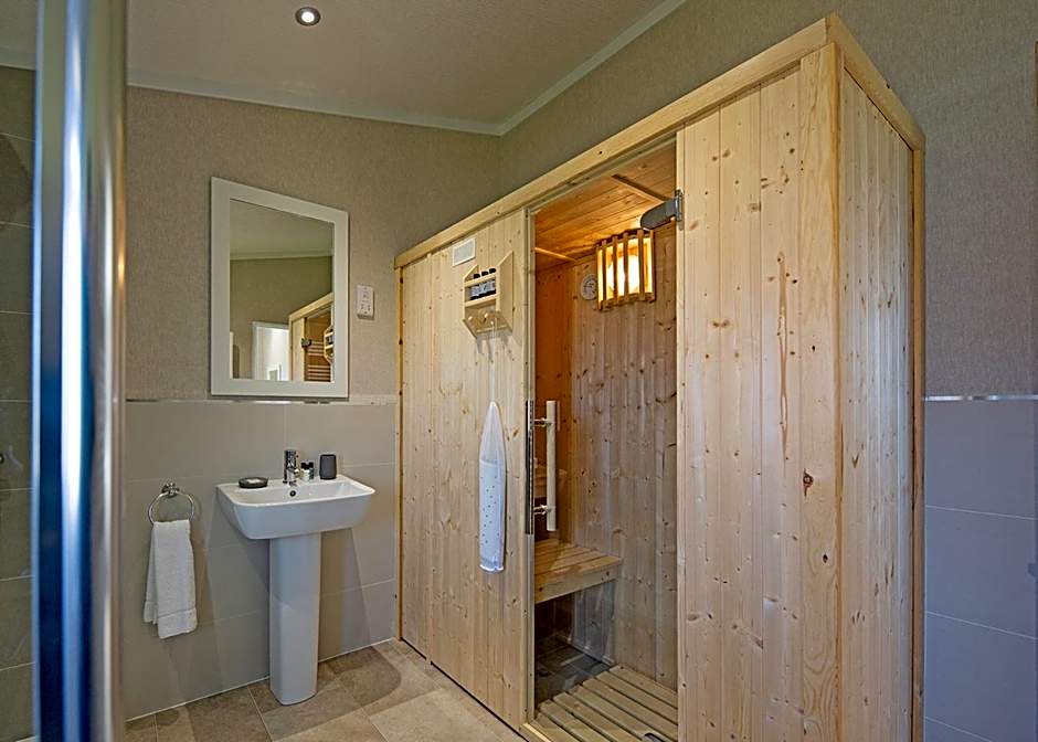 Athelington Hall Farm Lodges