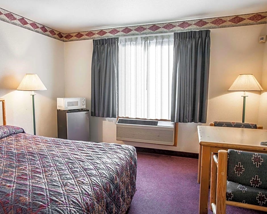 Rodeway Inn & Suites Spokane East