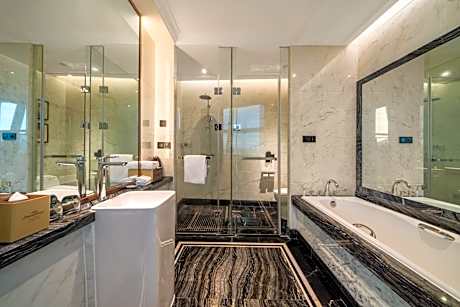 Elegant Superior King Room - Non-Smoking