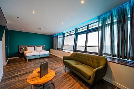 Penthouse Suite Plus with Sea View