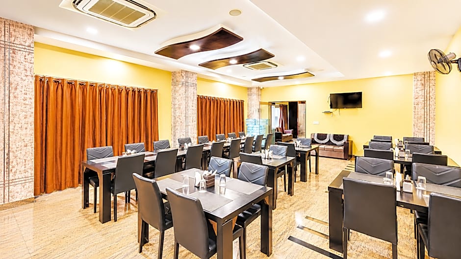 Royal Palm - Hotel Near Udaipur Railway Station