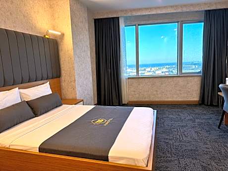 Family Room with Sea View