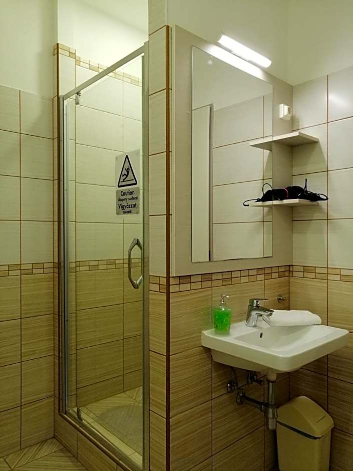 Zoom-Budapest Apartments