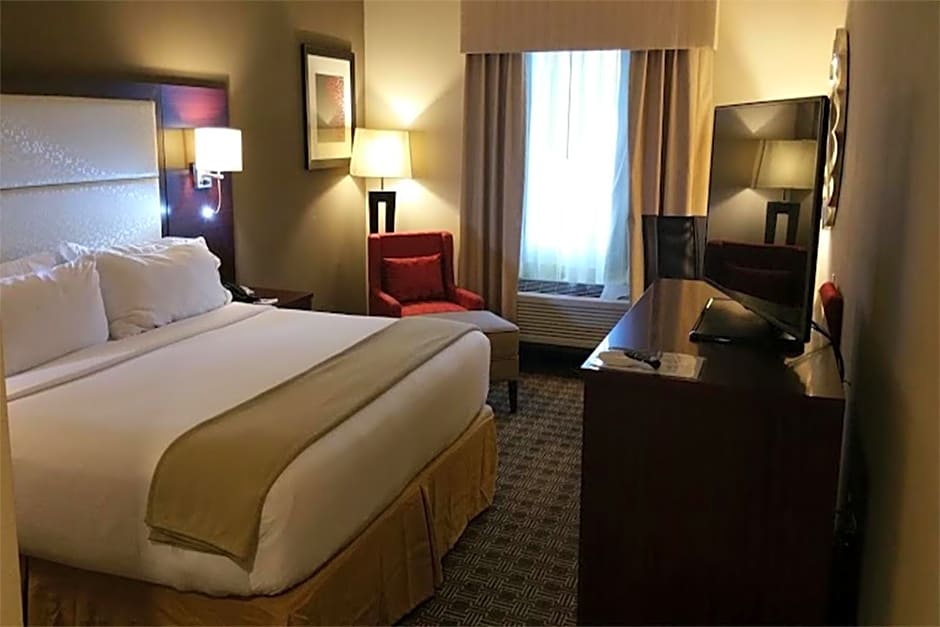 Holiday Inn Express & Suites Lantana By IHG