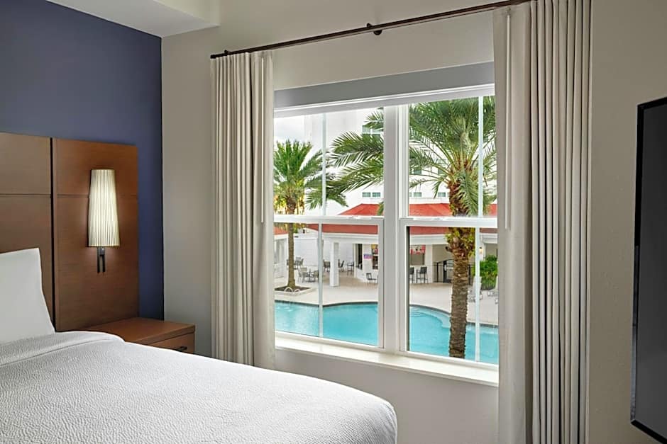 Residence Inn by Marriott Orlando at Flamingo Crossings Town Center
