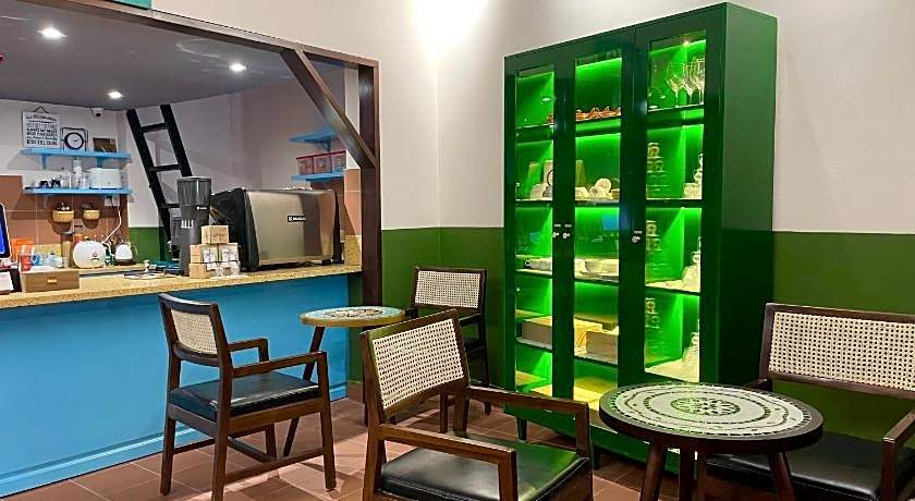 Ahu Hotel & Apartment