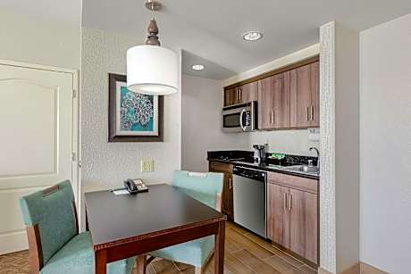 2 Kg 2 Ba Mobility Access Ri Shw 2 Bdrm Ste Nsmk