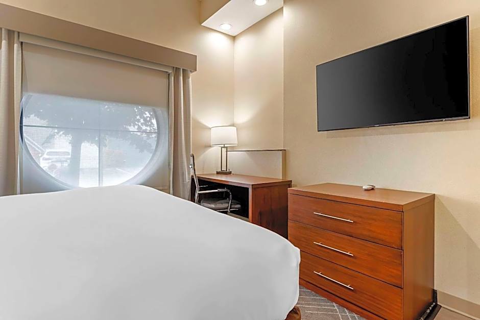 Comfort Suites Monaca