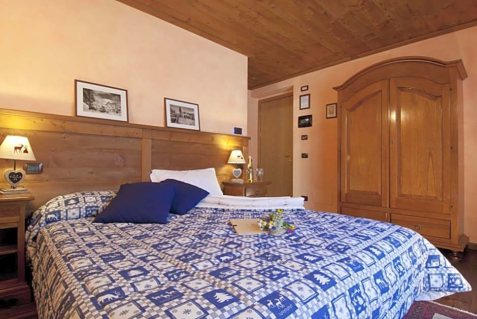 Photo 1 of 4 of 1 Double Bed or 2 Beds