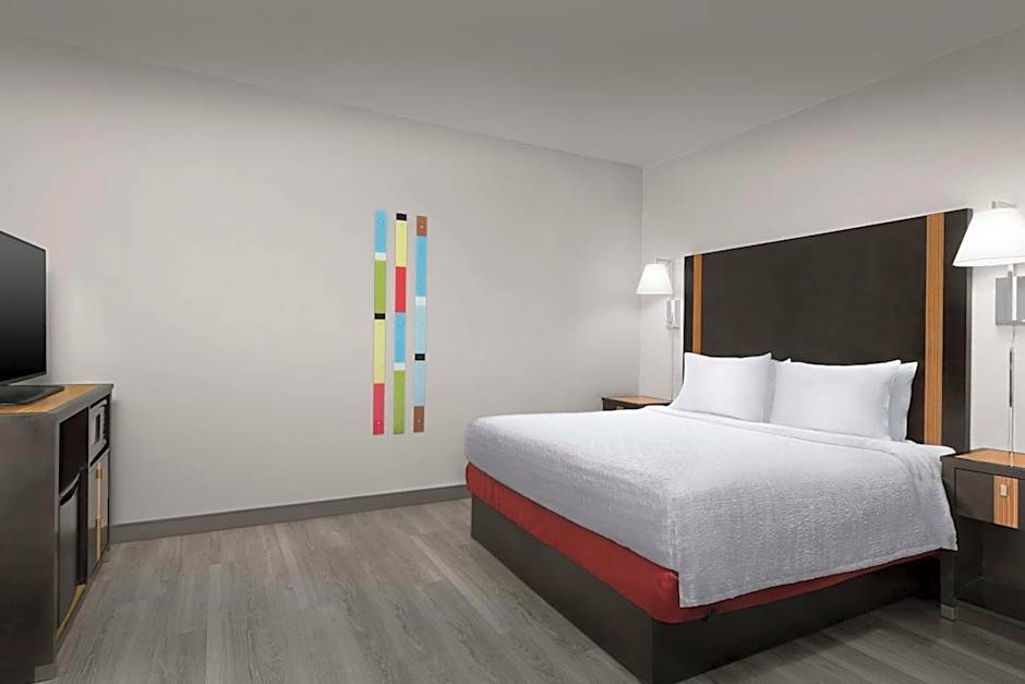 Hampton Inn By Hilton & Suites El Paso/East