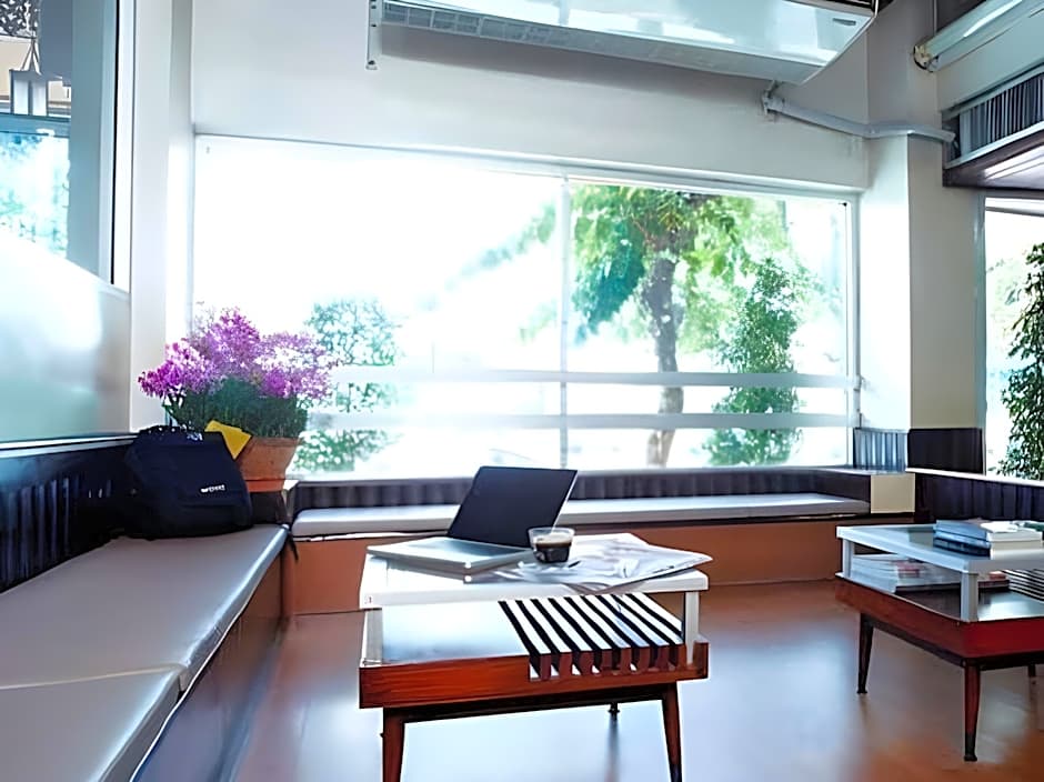 The Krungkasem Srikrung Hotel