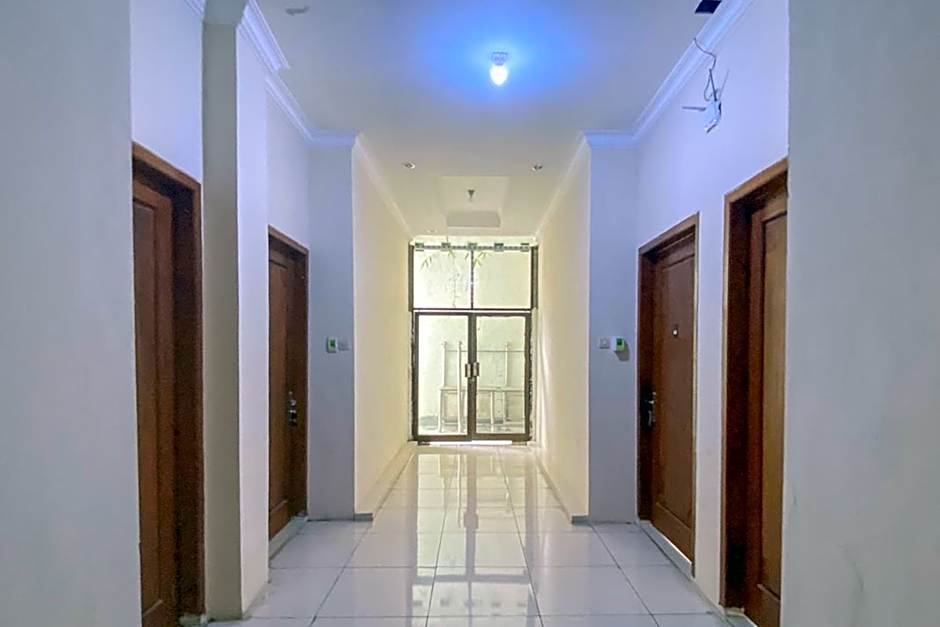 RedDoorz near Universitas Merdeka Malang 2