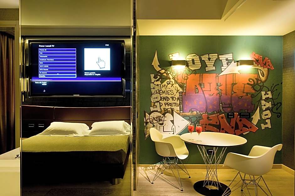 Photo 1 of 5 of Junior Suite