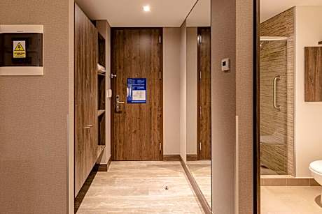 Queen Room With View - Non Smoking