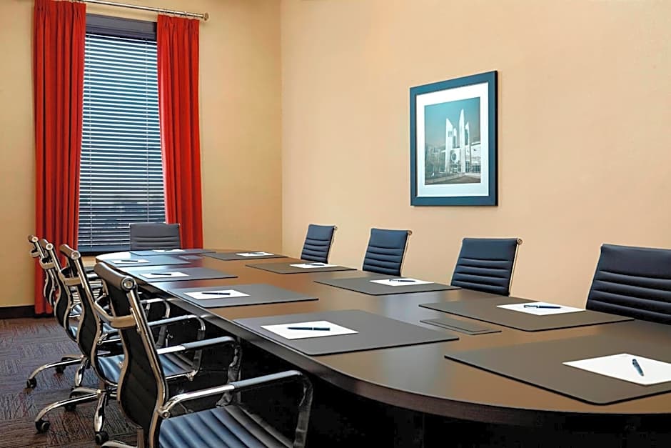 Four Points By Sheraton Edmonton Gateway