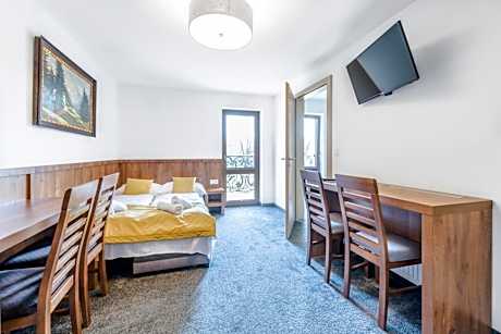 Suite with Mountain View