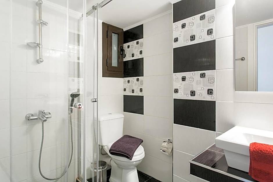 Nicholas Point Apartments and Rooms