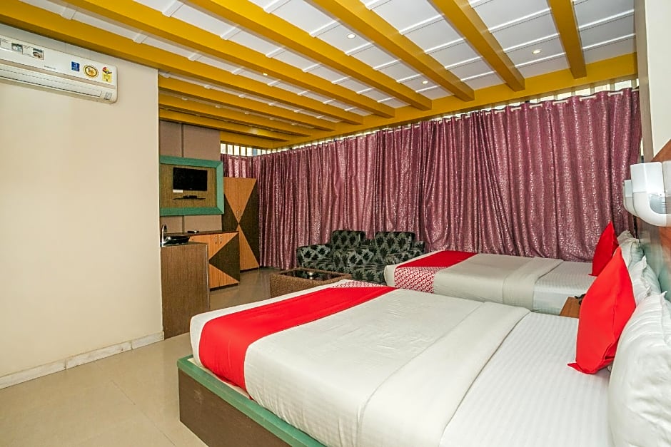 OYO 436 Emirates Suites