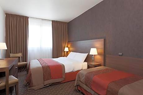 Classic Room with One Double Bed and One Single Bed