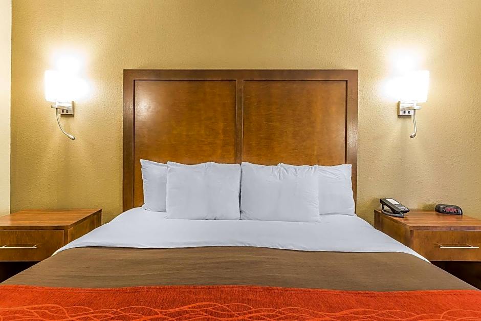 Comfort Inn & Suites Dalton West