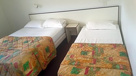 Triple Room - Poolside