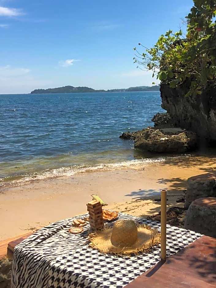 CASA BOLO IN ALAMINOS with HIDDEN WHITE BEACH near 100 Islands