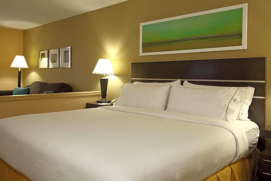 Holiday Inn Express Hotel & Suites Vernon By IHG