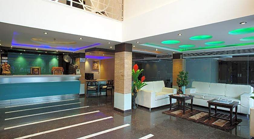 HOTEL DELHI 55 @ NEW DELHI RAILWAY STATION                                                      