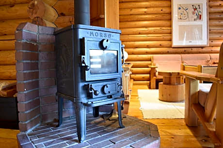 Cottage with Lake View