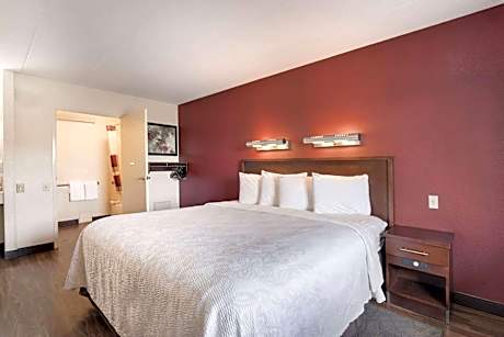 Super 8 by Wyndham Deerfield/Northbrook