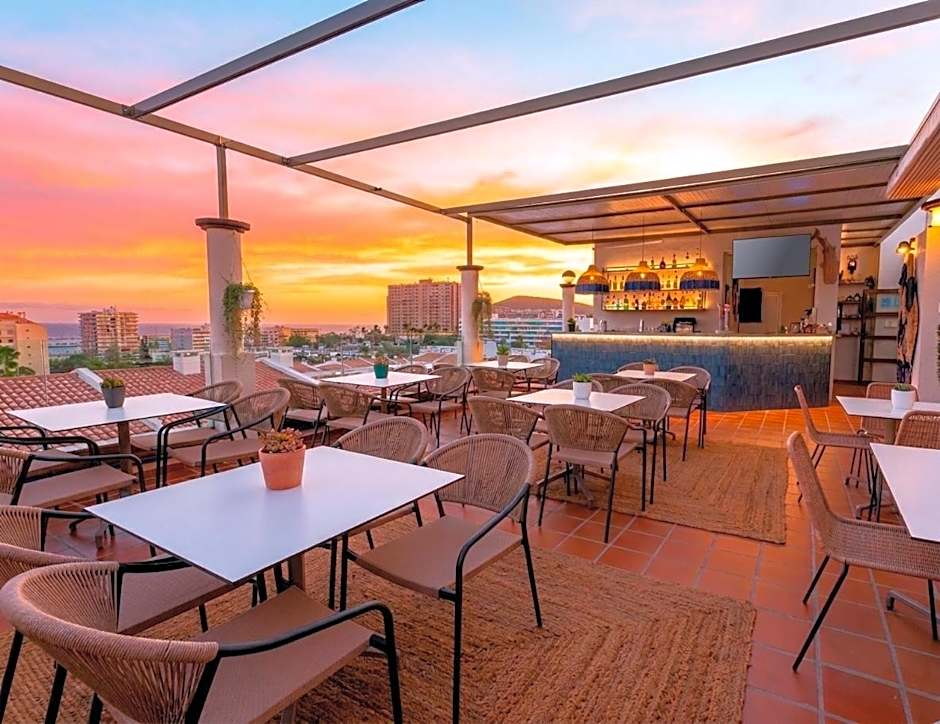 Klayman Olivina Aparthotel