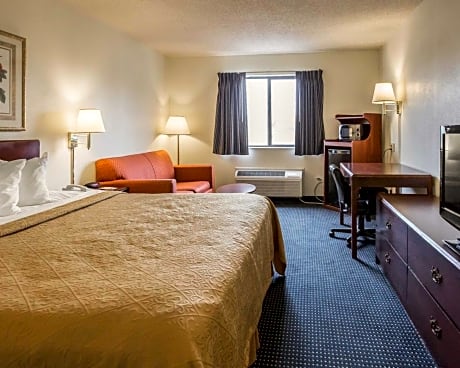 1 King Bed, Nonsmoking