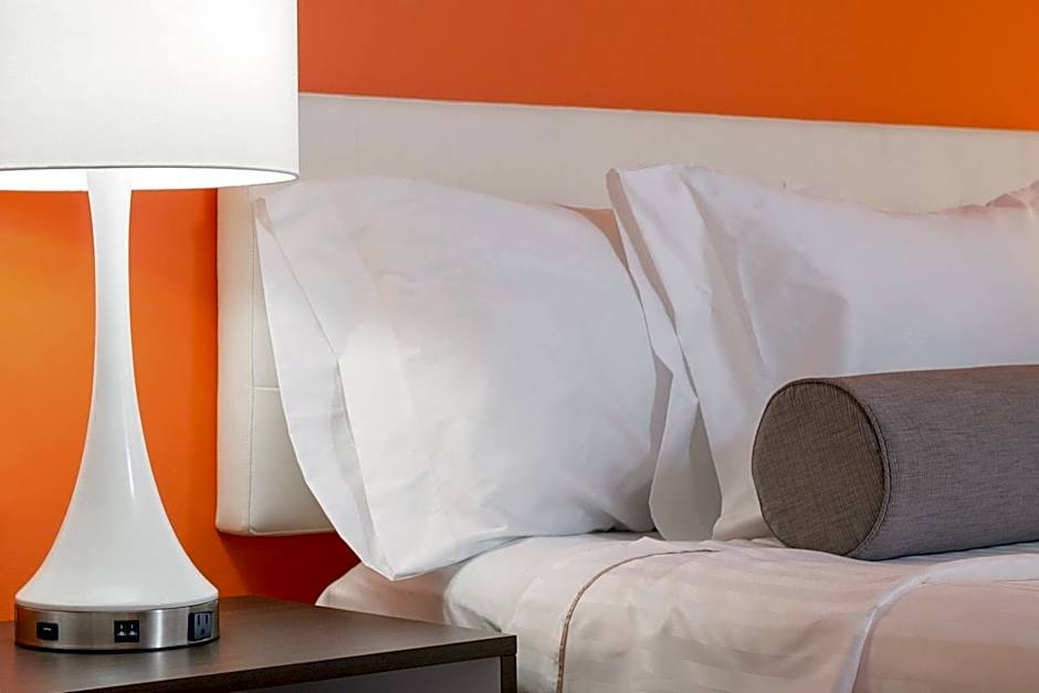 Howard Johnson Hotel by Wyndham Toms River