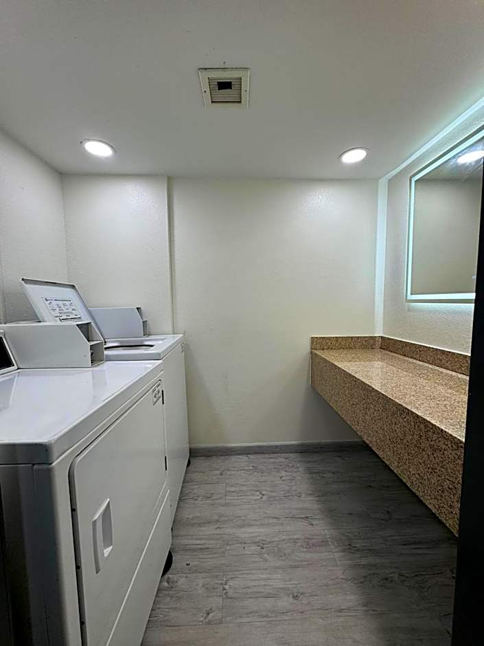 Ramada by Wyndham Tuscaloosa