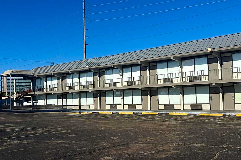 Super 8 by Wyndham Birmingham Downtown