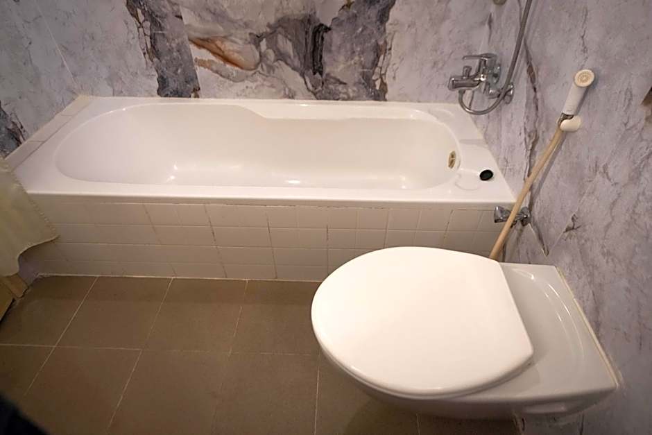 Ramee Guestline Hotel