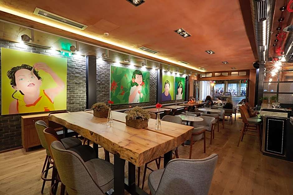 Veritas Boutique Art Hotel