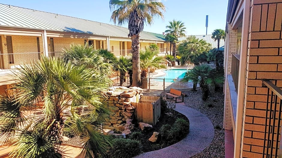 Best Western near Lackland AFB Sea World