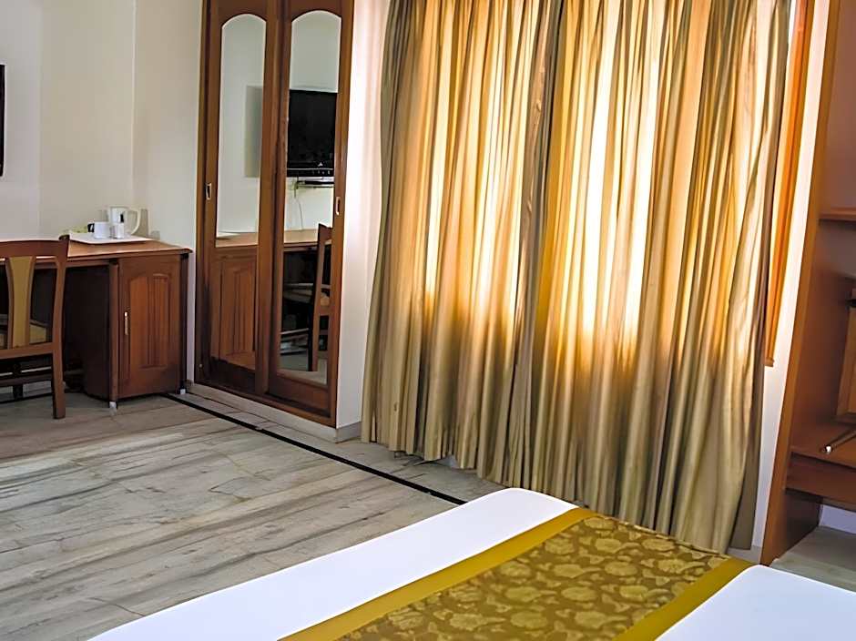 Daspalla Executive Court