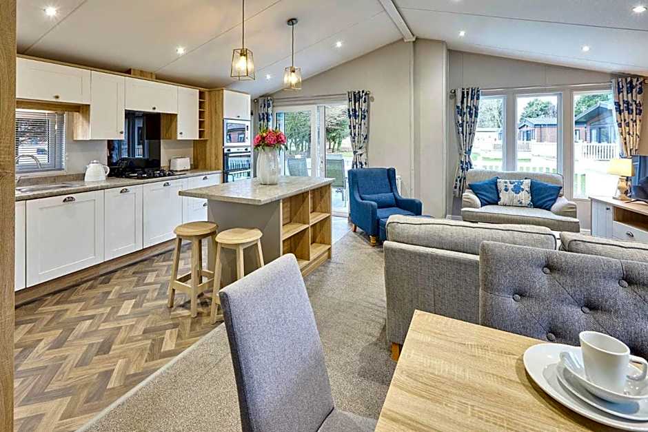 The Haven Lodge with Hot Tub