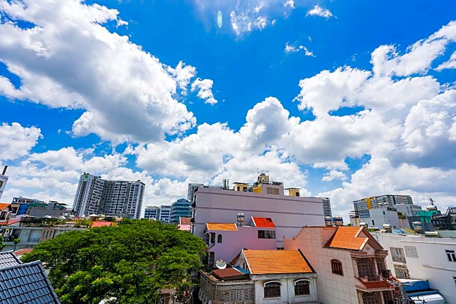 King Hotel Saigon Airport