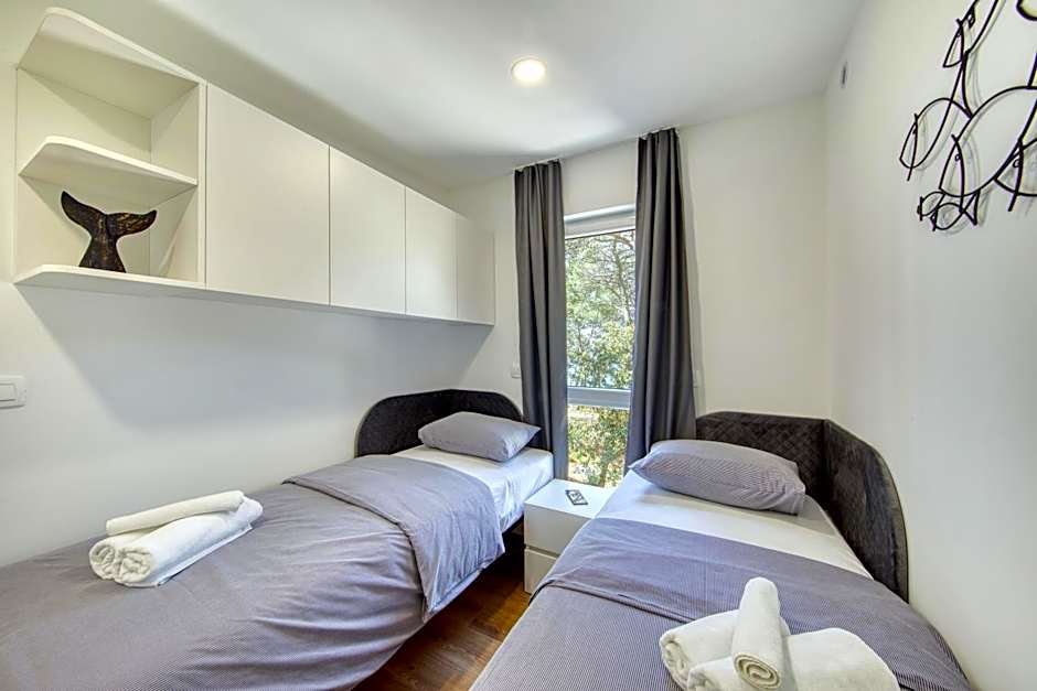 Pine Beach Pakostane Glamping Homes - All Inclusive light