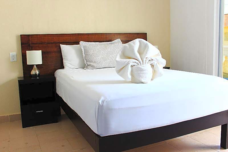 Hotel Shaddai by Lhmg