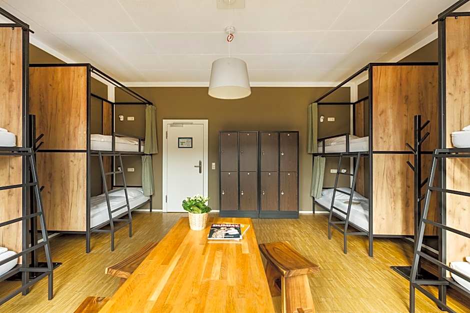 Five Reasons Hostel & Hotel
