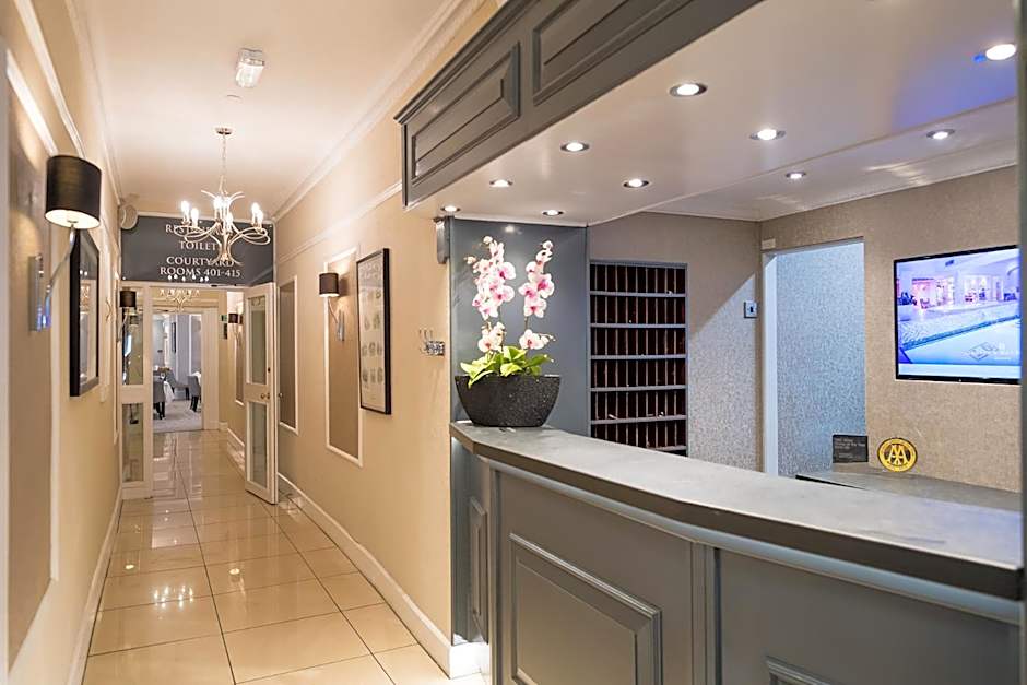 The Royal & Fortescue Hotel